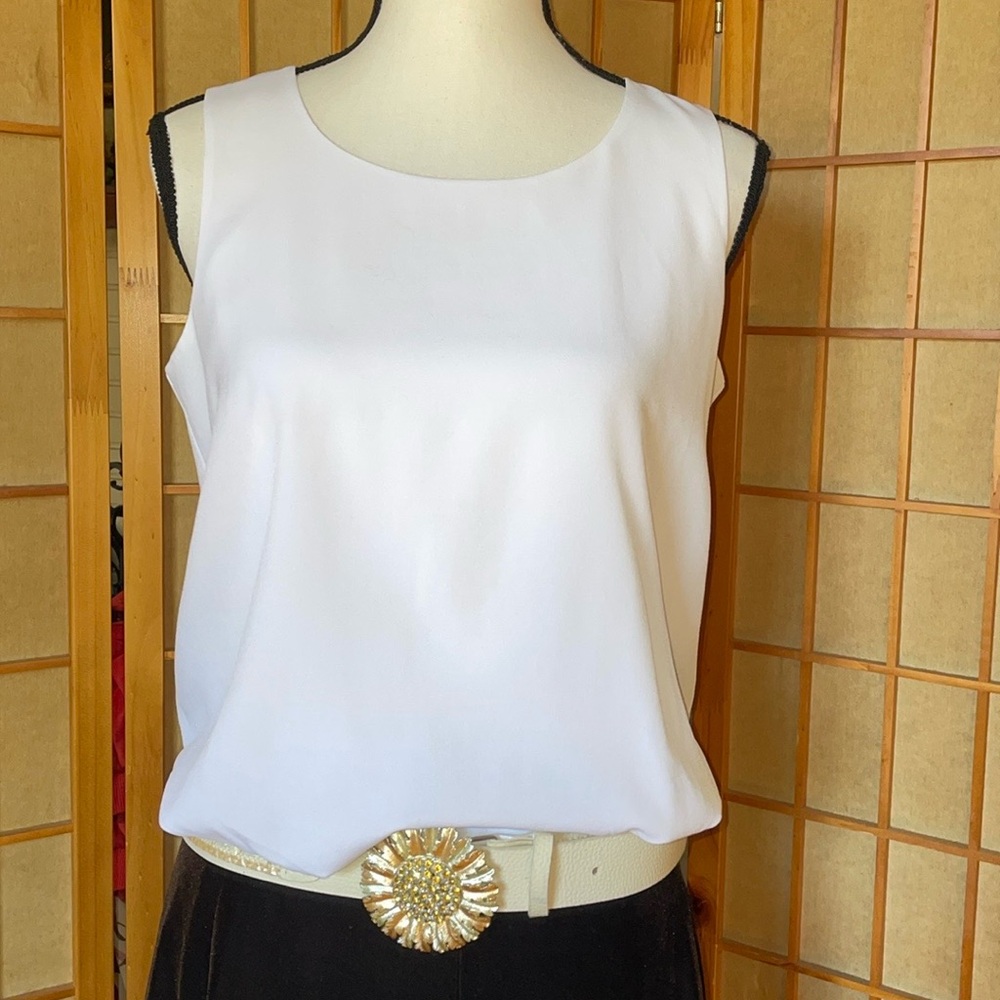 Cabi Women’s Top White Sleeveless Blouse Layering Career Easywear Top